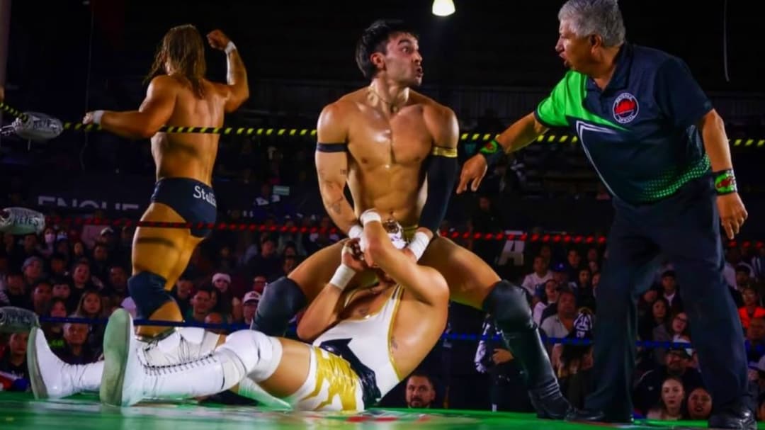 Estate agent quits and moves to México to live out dream as a lucha libre wrestler