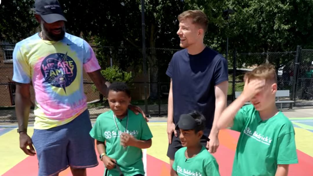 MrBeast se une a LeBron y The Rock para ayudar a 100 niños con cáncer