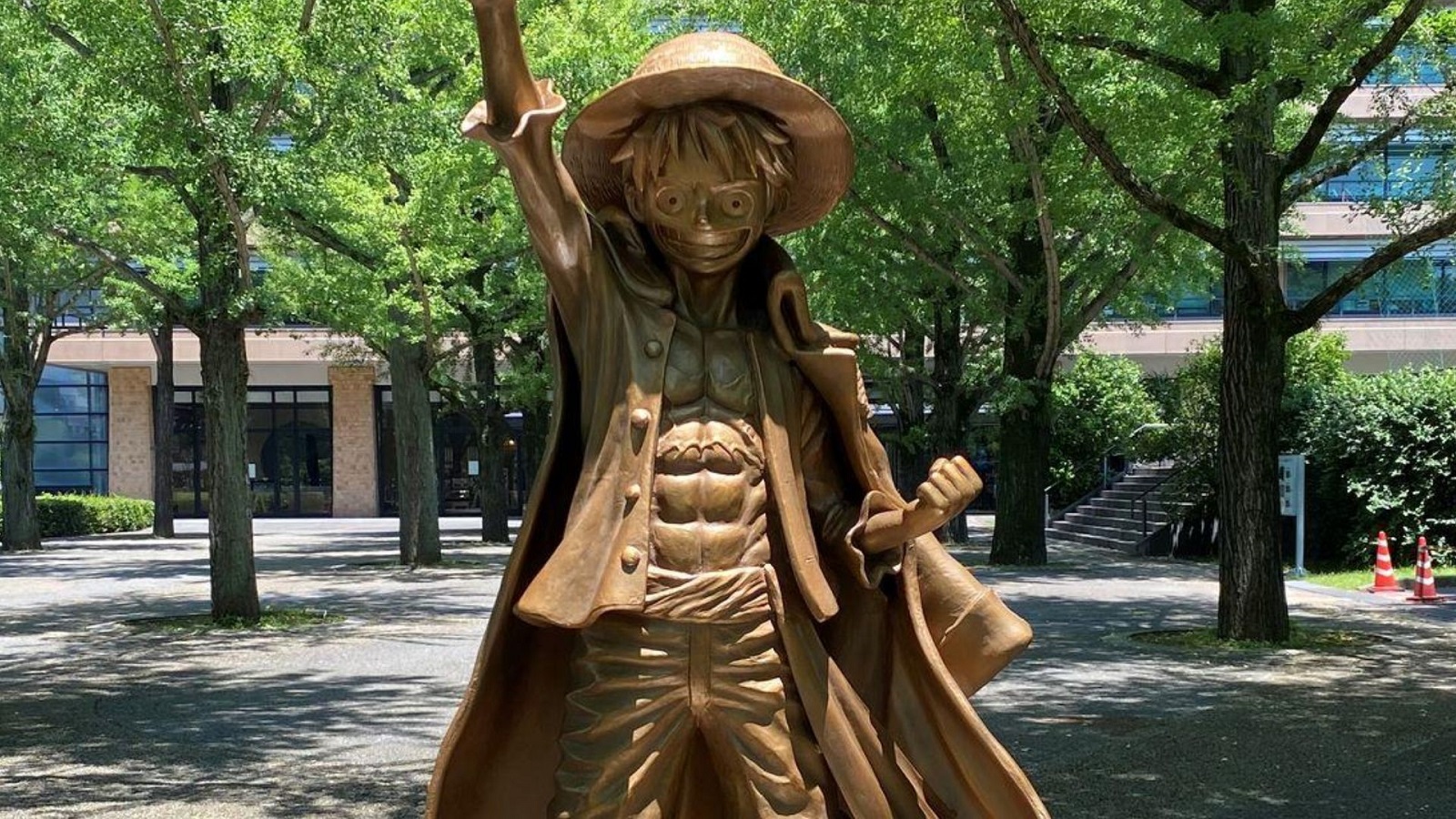 La estatua de Luffy de One Piece sobrevive a un poderoso terremoto en Japón