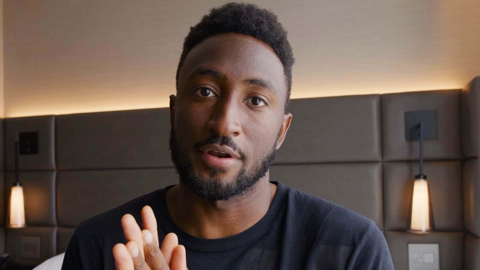 Nueva actualizaciÃ³n mueve la conversaciÃ³n en MKBHD / Apple