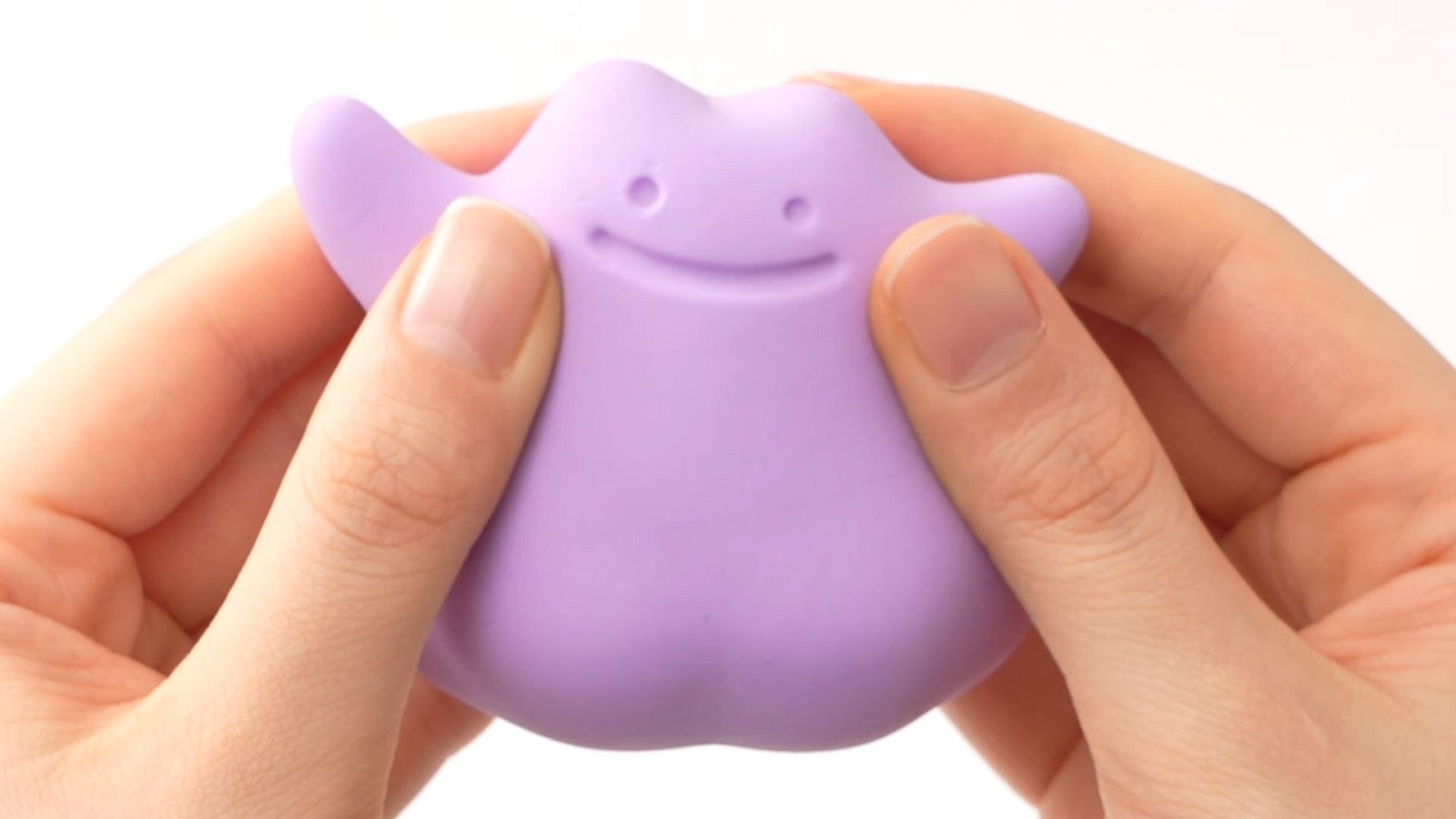 PokÃ©mon lanza un Ditto suave que cambia de expresiÃ³n al apretarlo