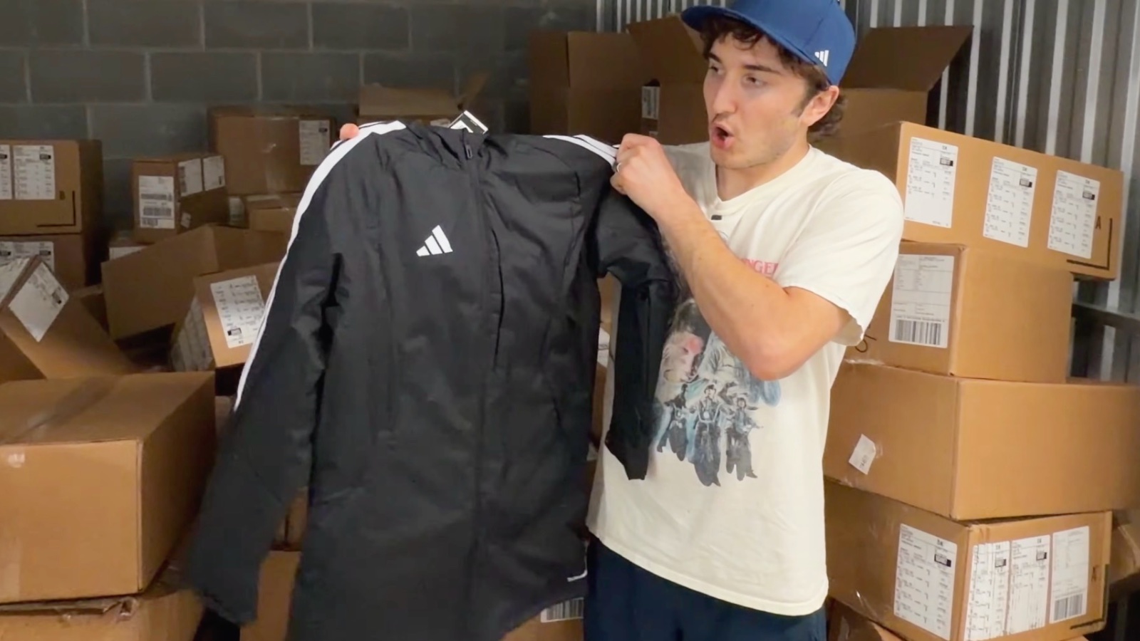 Polemica fuerte alrededor de YouTube / YouTuber / Adidas